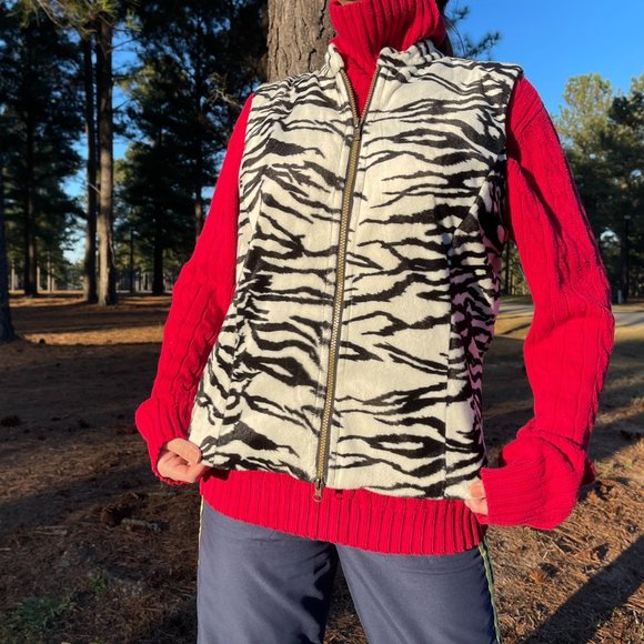 SNOW TIGER VEST - Picture 1 of 4